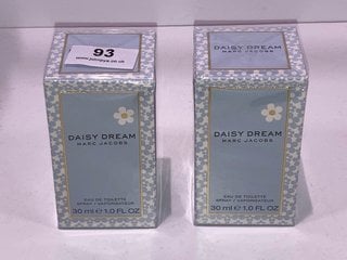 2 X MARC JACOBS DAISY DREAM 30ML EAU DE TOILETTE SPRAY - COMBINED RRP £104: LOCATION - TABLE 2