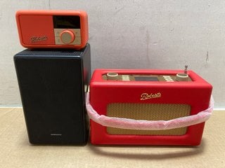 3 X ASSORTED TECH ITEMS TO INCLUDE ROBERTS REVIVAL RD70 BLUETOOTH RADIO IN RED: LOCATION - AR6