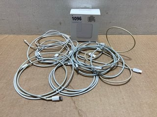 QTY OF ASSORTED TECH ITEMS TO INCLUDE APPLE USB-C POWER ADAPTER: LOCATION - AR6