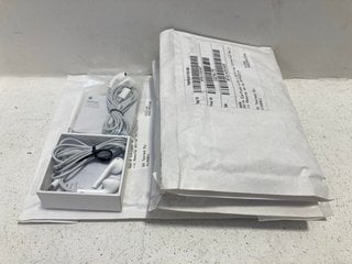 5 X APPLE EARPODS WIRED EARPHONES: LOCATION - B4T