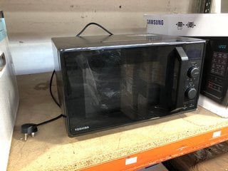 TOSHIBA DIGITAL GRILL MICROWAVE OVEN IN BLACK: LOCATION - BR15