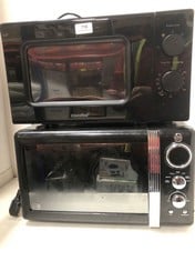 SWAN 20L 700-800W MICROWAVE BLACK MODEL NO-SM22030LBN TO INCLUDE COMFEE 20L MANUAL SOLO MICROWAVE OVEN BLACK MODEL NO-CM-M202CC(BK)