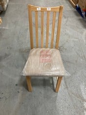 OAK CHAIR WITH CREAM FABRIC CUSHION