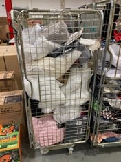 CAGE OF ASSORTED ITEMS TO INCLUDE JUMBO HERRINGBONE 100% COTTON HAND WOVEN THROW (CAGE NOT INCLUDED ) (KERBSIDE PALLET DELIVERY)