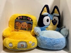 3 X ASSORTED BLUEY CHARACTER ITEMS TO INCLUDE BLUEY'S TALKING BLUEY PLUSH DOLL