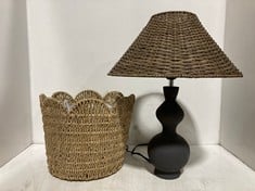 SCALLOPED WOVEN BASKET TO INCLUDE SCULPTED TOTEM TABLE LAMP IN NATURAL