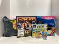 5 X ASSORTED TOY ITEMS TO INCLUDE MONOPOLY HARRY POTTER MAGIC ADVENTURE AT HOGWARTS