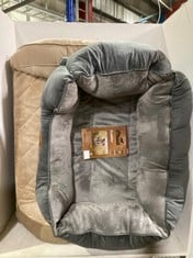 2 X RIDGE CREEK PET BED GREY AND BEIGE