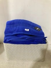 QTY OF ASSORTED SIZES DKNY BATH TOWELS BRIGHT BLUE TO INCLUDE RATTAN PLASTIC BASKET GREY