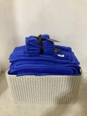 QTY OF ASSORTED SIZES DKNY BATH TOWELS BRIGHT BLUE TO INCLUDE RATTAN PLASTIC BASKET GREY