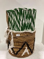 3 PIECE WOVEN CIRCLE STORAGE BIN BEIGE TO INCLUDE 4 X FLOWER SHAPE LAMP SHADE GREEN / WHITE