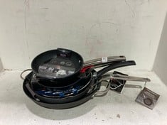 5 X ASSORTED KITCHEN ITEMS TO INCLUDE HAIRY BIKERS 32 CM CAST IRON PAELLA PAN