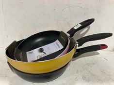 3 X ASSORTED KITCHEN ITEMS TO INCLUDE BRABANTIA INDUCTIO NON-STICK WOK 28 CM BLACK / YELLOW