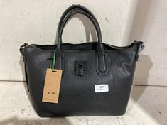 V'73 MARIEL BIS NERO ZIP ECO LEATHER HAND BAG BLACK TO INCLUDE MATCHING V'73 ECO LEATHER MONEY PURSE BLACK - TOTAL RRP £140