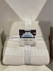 APHORISM DOUBLE COVERLESS DUVET SET WHITE / BEIGE TO INCLUDE LARGE CUBE WOOL THATCHED POUFFE BLACK / BEIGE - TOTAL RRP £110