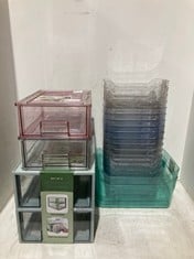 QTY OF ASSORTED PLASTIC STORAGE ITEMS TO INCLUDE 2 STORAGE BINS IN BLUE