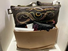 BOX OF ASSORTED HOME ITEMS TO INCLUDE NEW YORK BOTANICAL GARDEN SNAKE DESIGN CUSHION IN BROWN 35 X 71CM