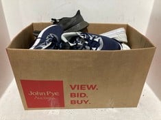 BOX OF ASSORTED MENS CLOTHING ITEMS/SHOES TO INCLUDE UNDER ARMOUR SPORTS TRAINERS IN NAVY-SIZE UK 7