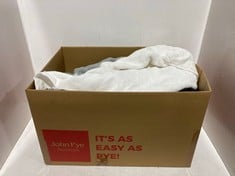 BOX OF ASSORTED TOWELS TO INCLUDE INGO JACQUARD BATH TOWEL IN WHITE 70 X 130CM