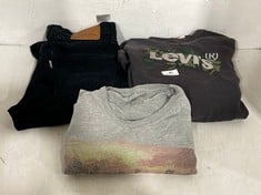 3 X ASSORTED CLOTHING LEVI'S CAMO LOGO SWEATER IN GREY- SIZE M