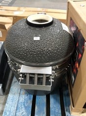 BOSS GRILL 22" CERAMIC KAMADO EGG BBQ - RRP - �500 (ZONE 1)