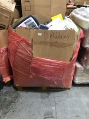 PALLET OF ASSORTED BEDDING/CUSHIONS TO INCLUDE SILENTNIGHT ANTI ALLERGY DUVET SIZE DOUBLE 7.5 TOG (ZONE 2) (KERBSIDE PALLET DELIVERY)