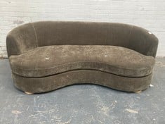 3 SEATER CURVED SOFA IN DARK GREEN FABRIC - RRP �1200 (SALEROOM 40)