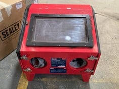 SEALEY SHOT BLASTING CABINET - MODEL NO. SB970 - RRP �533 (SALEROOM 40)