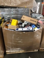 PALLET OF ASSORTED ITEMS TO INCLUDE FAI TIMING CHAIN KITS - MODEL NO. 352110730 (SALEROOM 40) (KERBSIDE PALLET DELIVERY)