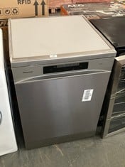 HISENSE FREESTANDING FULL SIZE DISHWASHER IN STAINLESS STEEL - MODEL NO. HS643D60IXUK - RRP �379 (SALEROOM 40)