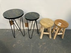 SET OF 2 SMALL SIDE TABLE IN DARK GREEN TO INCLUDE 2 X NATURAL WOODEN MINI STOOL (SALEROOM 40)