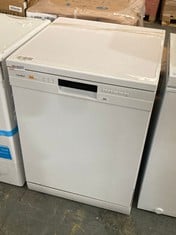 COMFEE FREESTANDING FULL SIZE DISHWASHER IN WHITE - MODEL NO. CDWPF1201PW-UK - RRP �270 (SALEROOM 40)