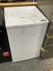 HISENSE FREESTANDING UNDER COUNTER FRIDGE IN WHITE - MODEL NO. RL170D4BWE - RRP �179 (SALEROOM 40)