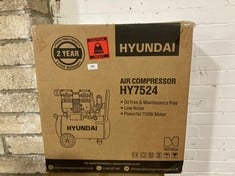 HYUNDAI AIR COMPRESSOR - MODEL NO. HY7524 - RRP �155 (SALEROOM 40)