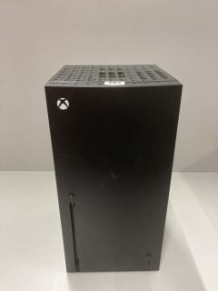 XBOX SERIES X MINI REPLICA THERMOELECTRIC COOLER