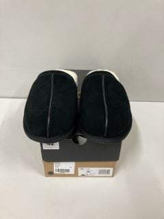 UGG M SCUFF SLIPPER SIZE: UK 13 RRP: £90.00