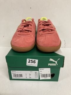 PUMA PALERMO SHEEN GUM TRAINERS IN  SALMON/LIME SIZE UK 4