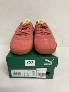 PUMA PALERMO SHEEN GUM TRAINERS IN  SALMON/LIME SIZE UK 4