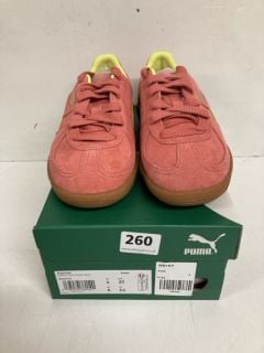 PUMA PALERMO SHEEN GUM TRAINERS IN  SALMON/LIME SIZE UK 4