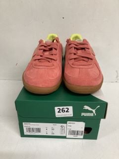 PUMA PALERMO SHEEN GUM TRAINERS IN  SALMON/LIME SIZE UK 4