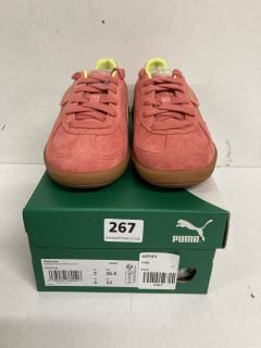 PUMA PALERMO SHEEN GUM TRAINERS IN  SALMON/LIME SIZE UK 4