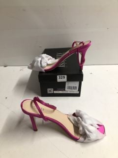 RAID PLATFORM HEEL IN PINK SIZE UK 8