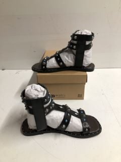 RIVER ISLAND BLACK SEQUIN SANDALS IN BLACK SIZE UK 5