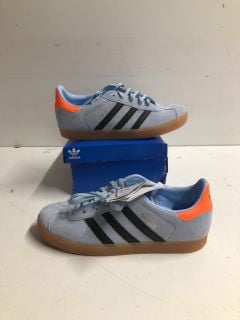 ADIDAS GAZELLE J TRAINERS IN LIGHT BLUE SIZE UK 5.5