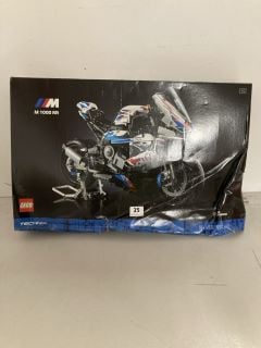 LEGO TECHNIC M 1000 RR 18+ 42130