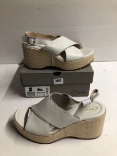 CLARKS OFF WHITE LEATHER MANON WISH PLATFORM WEDGE SANDALS SIZE UK 8