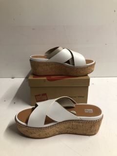 ELOISE LEATHER/CORK WEDGE CROSS SLIDES IN URBAN WHITE SIZE UK 7