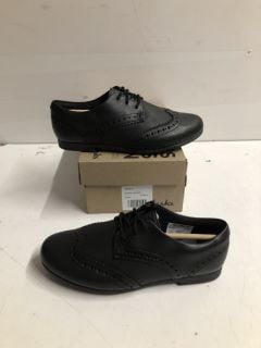 CLARKS SCALA LACE BLACK LEATHER SHOES SIZE UK 3