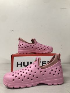 HUNTER BK WATER SHOE IN PINK FIZZ SIZE UK 13