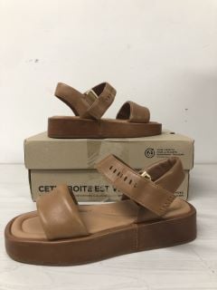 CLARKS ALDA STRAP SANDALS IN TAN LEATHER SIZE UK 3